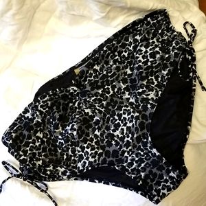 Black leopard bikini bottoms